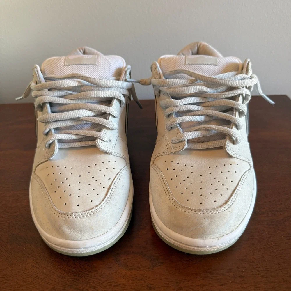 Men's Nike Dunk Low SB Gray Silver Swoosh Size 10.5 - Picture 3 of 8